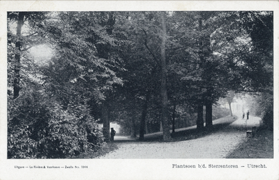 3616 Gezicht op het singelplantsoen bij het Sterrenburg te Utrecht.